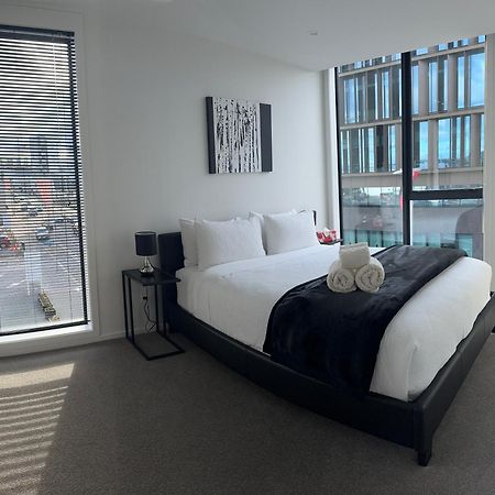 2 Bedrooms Apprtmt Plus Underground Parking In Cbd Christchurch Kültér fotó