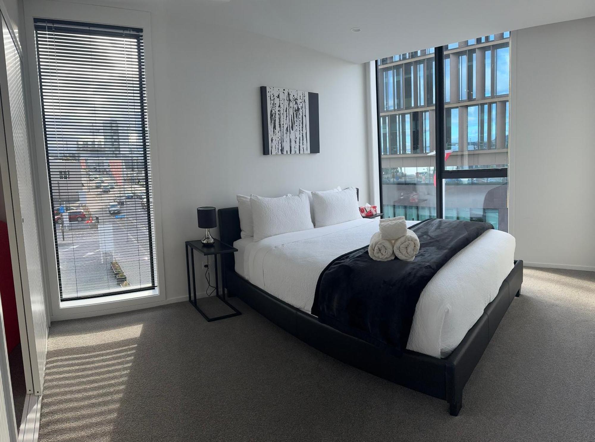 2 Bedrooms Apprtmt Plus Underground Parking In Cbd Christchurch Kültér fotó